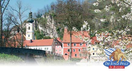 Blick auf Sankt Michael und die steinerne Brücke aus dem Jahr 1548